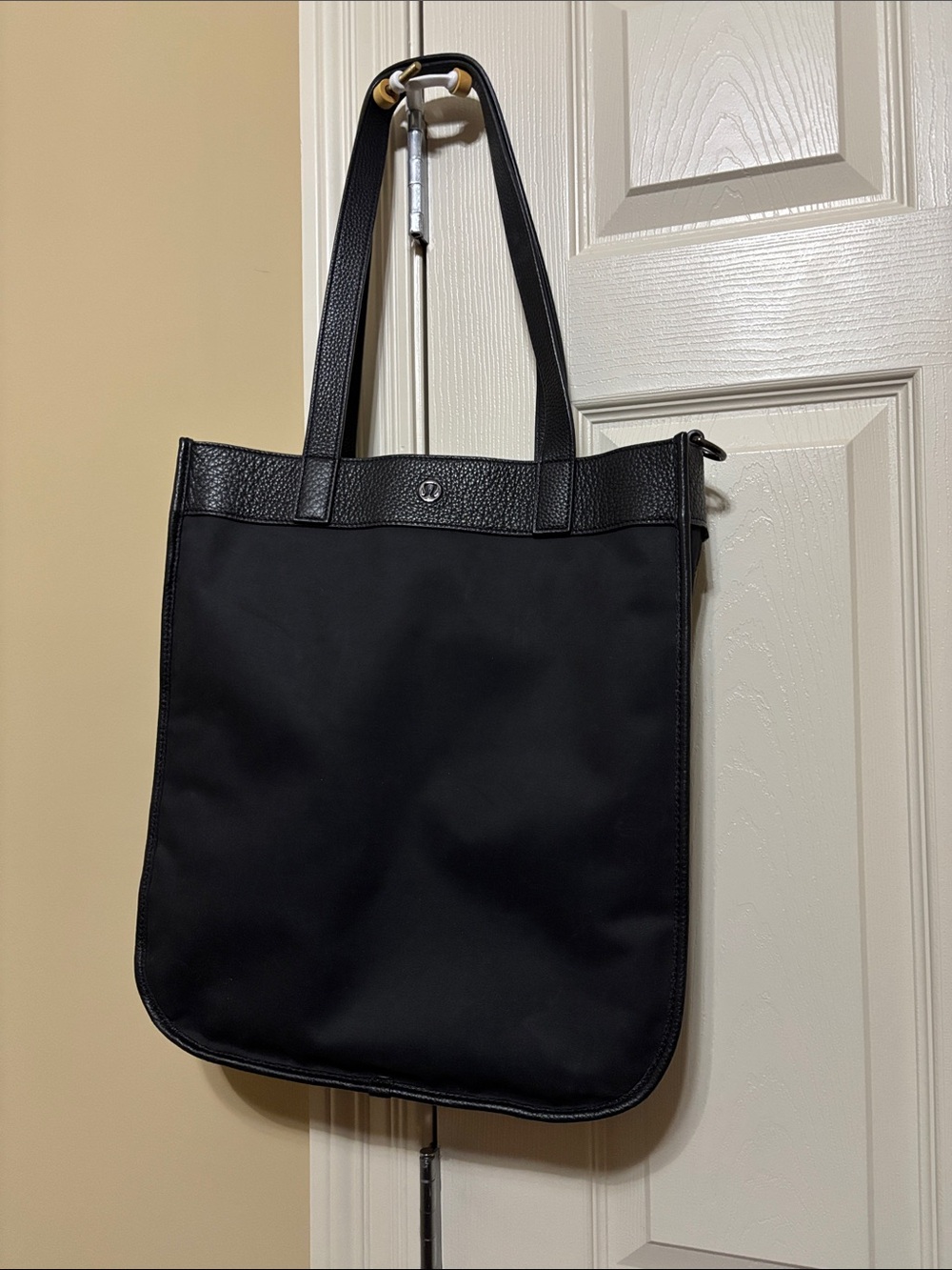 lululemon athletica Black Nylon & Leather Strap Laptop Tote